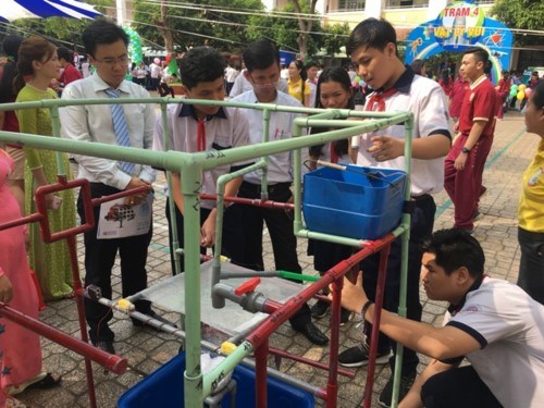 Tưng bừng ngày hội “Học sinh THCS với sáng tạo khoa học”
